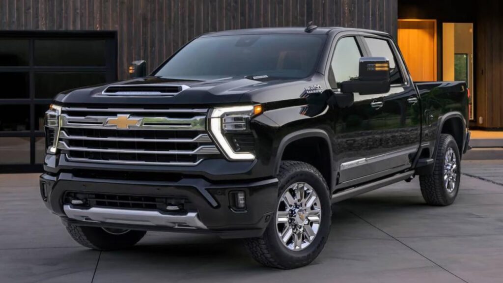 2026-chevy-silverado-hd-max-diesel-power-towing-capacity-cabin