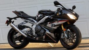 2026-triumph-daytona-moto2-765-lightweight-performance-design